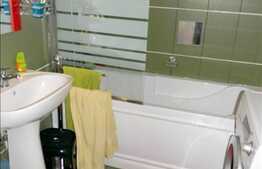 Apartament de vanzare, 3 camere, 75.6 mp plus 2 terase mari, zona Baciu