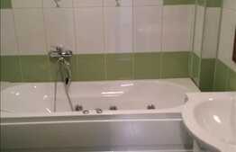 3 camere, 70 mp utili, totul nou, prima inchiriere, zona Kogalniceanu, parcare