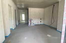 Spatiu comercial cu potential, 150 mp, 2 parcari, Terasa, Zona Vivo! 