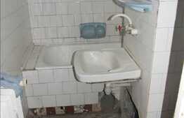 De vanzare apartament 56 mp, 4 camere semidecomandate, zona Bucegi