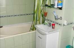 Apartament de vanzare, 3 camere decomandate, 64 mp, zona Billa