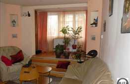 Apartament de vanzare, 3 camere decomandate, 64 mp, zona Billa