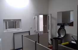 Casa de vanzare, 180 mp, 204 mp teren, garaj, cu spatiu comercial!