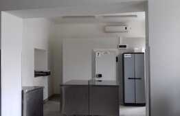 Casa de vanzare, 180 mp, 204 mp teren, garaj, cu spatiu comercial!