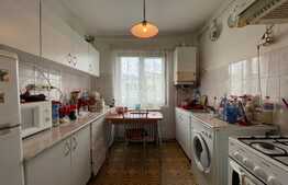 OPORTUNITATE! Daca nu vrei sa fii deranjat de persoanele care locuiesc deasupra ta, atunci ti-am gasit apartamentul!