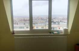 3 camere, decomandat, renovat,  pod, zona Muncitorilor