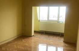 3 camere, decomandat, renovat,  pod, zona Muncitorilor
