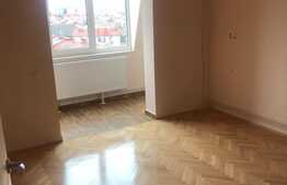 3 camere, decomandat, renovat,  pod, zona Muncitorilor