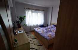 Apartament cu 4 camere, 81 mp, decomandat, etaj intermediar, zona Piata Flora