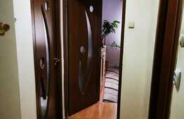 Apartament cu 4 camere, 81 mp, decomandat, etaj intermediar, zona Piata Flora