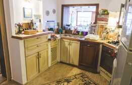 Urgent!! Casa de Vanzare, 4 camere, zona Centrala