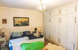 Urgent!! Casa de Vanzare, 4 camere, zona Centrala