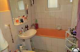 Vanzare apartament 3 camere, 65 mp utili, loc parcare si 2 boxe la susbol!