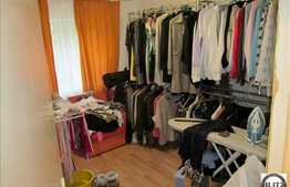 Vanzare apartament 3 camere, 65 mp utili, loc parcare si 2 boxe la susbol!