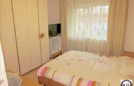 Vanzare apartament 3 camere, 65 mp utili, loc parcare si 2 boxe la susbol!