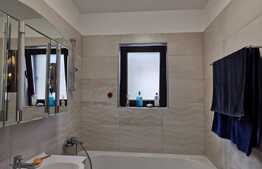 Apartament de vis! 4 camere, terasa, parcare, la cheie, imobil tip vila!