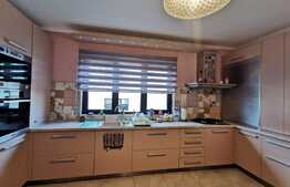 Apartament de vis! 4 camere, terasa, parcare, la cheie, imobil tip vila!