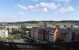 Apartament cu 3 camere in Baciu zona Petrom .