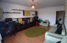 Apartament cu 3 camere in Baciu zona Petrom .