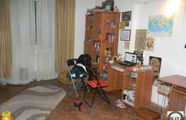 Apartament in casa, zona Teatrul Maghiar, 62 mp, 2 camere decomandate
