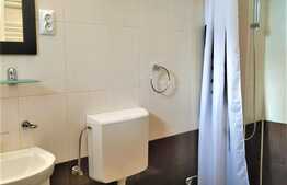 2 camere, decomandat, etaj intermediar, zona Facultatii de Litere