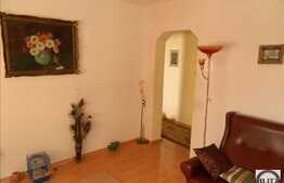 Vanzare apartament decomandat cu 4 camere in zona Mehedinti! Loc de parcare!