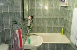 Vanzare apartament decomandat cu 4 camere in zona Mehedinti! Loc de parcare!