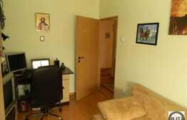 Vanzare apartament decomandat cu 4 camere in zona Mehedinti! Loc de parcare!
