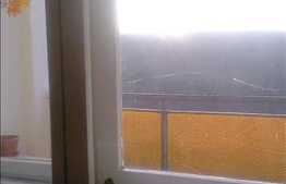 Garsoniera 28 mp utili, decomandat, etaj intermediar, zona strazii Parang!