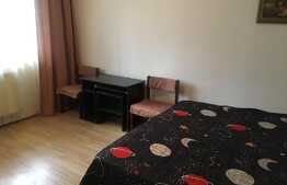 Apartament cu o camera, decomandat, zona Strazii Al. Vlahuta