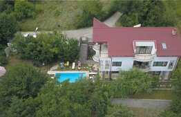 Vila 8 camere, 420mp, Poiana Brasov