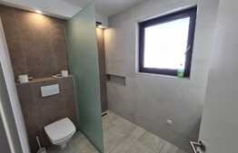 Apartament de LUX, 3 camere, terasa 25mp, balcon, parcare subterana! Zona Terra!