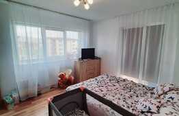 Apartament cu parcare si boxa, etaj intermediar, zona Eroilor