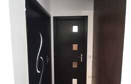 Apartament cu parcare si boxa, etaj intermediar, zona Eroilor