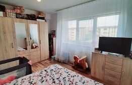 Apartament cu parcare si boxa, etaj intermediar, zona Eroilor