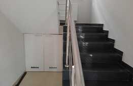 De vanzare casa tip duplex, 300 mp utili, 300 mp teren, strada accesibila si linistita