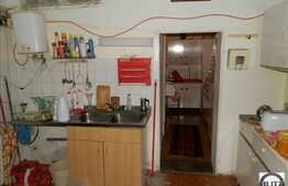 Apartament 3 camere, 115 mp utili, semidecomandat, boxa la subsol, zona zero!