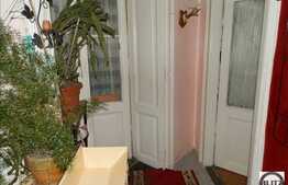 Apartament 3 camere, 115 mp utili, semidecomandat, boxa la subsol, zona zero!