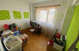 Apartament de 4 camere, zona Astra, 78 mp 