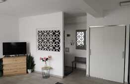 Apartament semidecomandat cu 2 camere, etaj intermediar, si balcon cu orientare sudica!