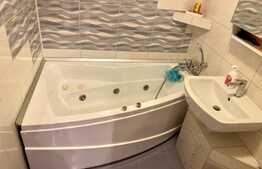 3 camere decomandate, 65 mp, parcare, zona strazii Arinilor