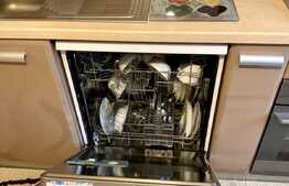 3 camere decomandate, 65 mp, parcare, zona strazii Arinilor