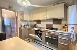 3 camere decomandate, 65 mp, parcare, zona strazii Arinilor