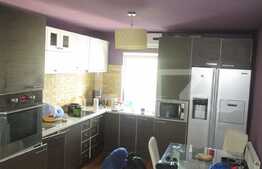 Apartament de 3 camere, 67 mp, boxa, zona Pritax