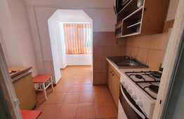 Garsoniera pozitionata pe 13 Decembrie cu loc de parcare!