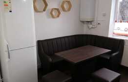 Apartament de 2 camere, la casa, curte de 30 mp, in Tractorul!