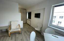 Garsoniera moderna, mobilata si utilata, cu nisa de dormit! 