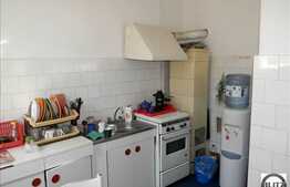 Apartament de vanzare cu 3 camere, decomandat, 116 mp,  in zona Centrala