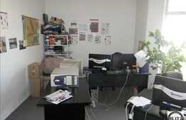 Apartament de vanzare cu 3 camere, decomandat, 116 mp,  in zona Centrala