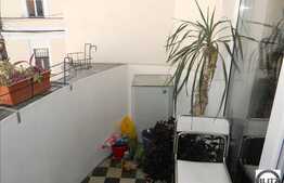 Apartament de vanzare cu 3 camere, decomandat, 116 mp,  in zona Centrala